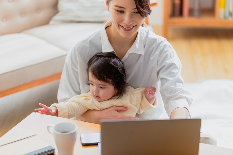 目指していたグローバルな仕事。子育てと仕事を両立しながらマネージャーへ。